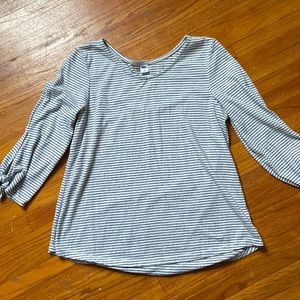 Old Navy 3/4 inch tie sleeve shirt